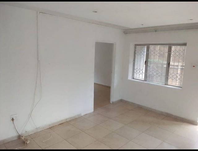 2 BEDROOM PROPERTY TO RENT IN NEWLANDS WEST
